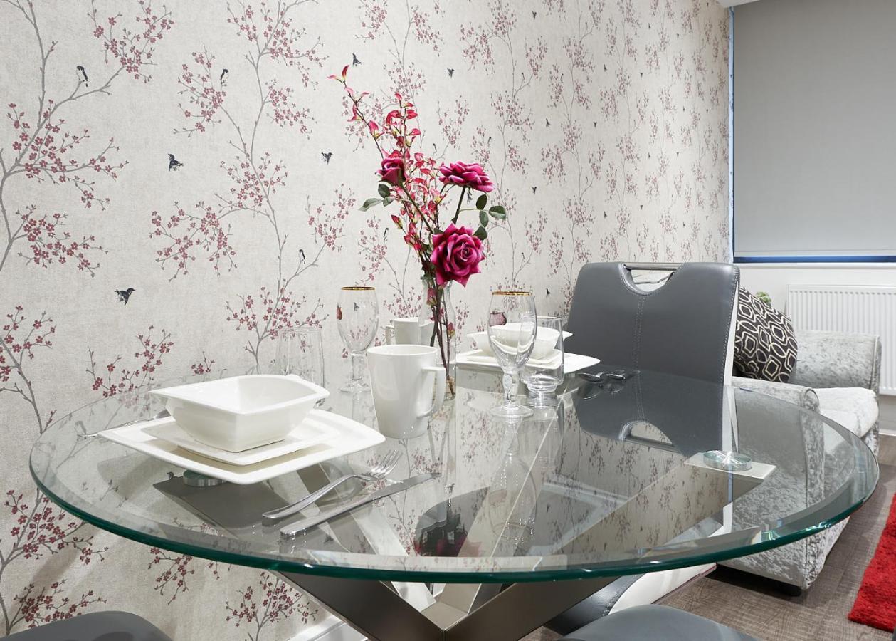 Luxustay Milburn House Milton Keynes Esterno foto